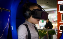 веселое развлечение на аттракцион виртуальной реальности Oculus Rift